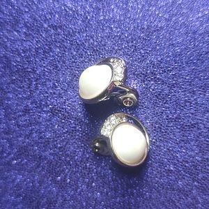 NWH Pearl Gold Tone Clip On Earrings